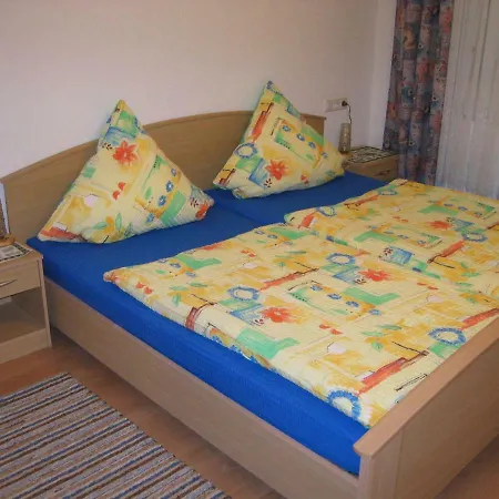 Beck Apartment *